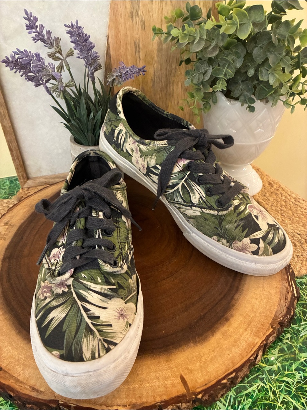 Vans Floral Atwood Canvas Low-Top Sneakers in Green, Black, Cream